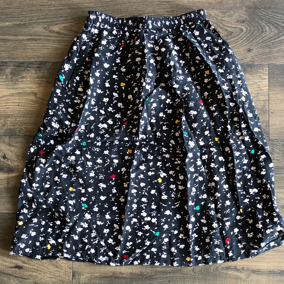 Cute floral print skirt - Picture 1 of 3